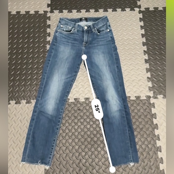 7 for all mankind 👖💙 Cropped Blue Jeans.   Women’s size 25 - Picture 8 of 9